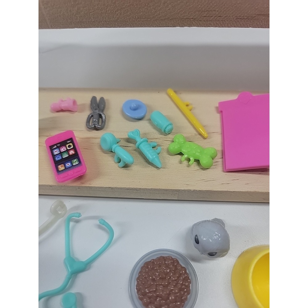 Barbie Accessories 80s/90s Playset 40 Piece Lot - Picture 4 of 7